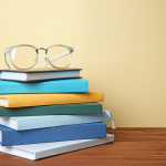 本が並べてある様子